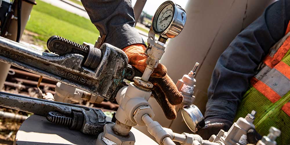 Oil And Gas Ancillary Service - Hammer Construction Oil And Gas Ancillary Service - Hammer Construction